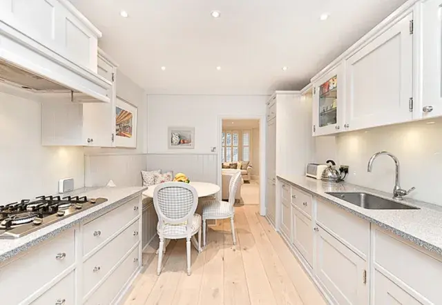 Abingdon Road, holiday apartment in Kensington, London