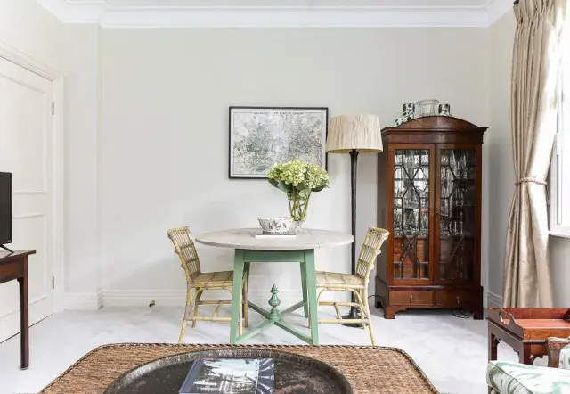 Kensington Gardens, holiday apartment in Kensington, London