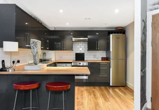 Chelsea Bridge Wharf, holiday apartment in Battersea, London