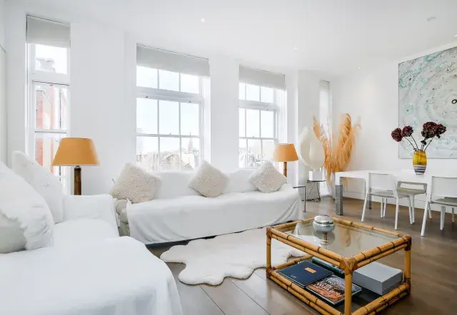 The Lanterns, holiday apartment in Battersea, London