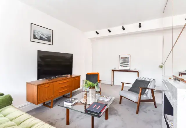 Iverna Court, holiday apartment in Kensington, London