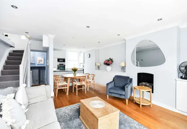 New Kings Road, holiday apartment in Fulham, London