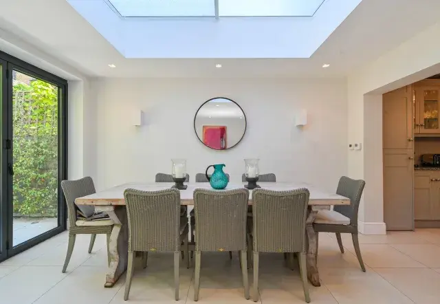 Parkgate Road, holiday apartment in Battersea, London