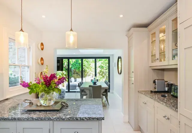 Parkgate Road, holiday apartment in Battersea, London