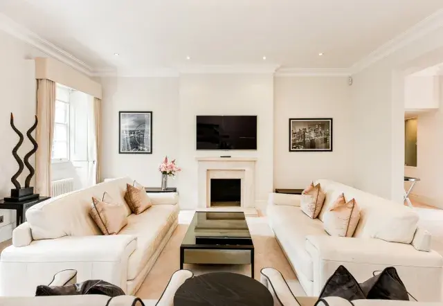 Lowndes Square, holiday apartment in Knightsbridge, London