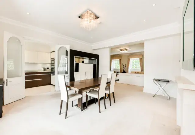 Lowndes Square, holiday apartment in Knightsbridge, London