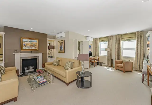 Campden Hill Gardens II, holiday home in Kensington, London