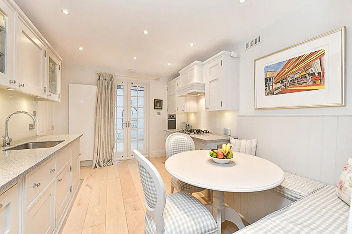 Abingdon Road, holiday apartment in Kensington, London