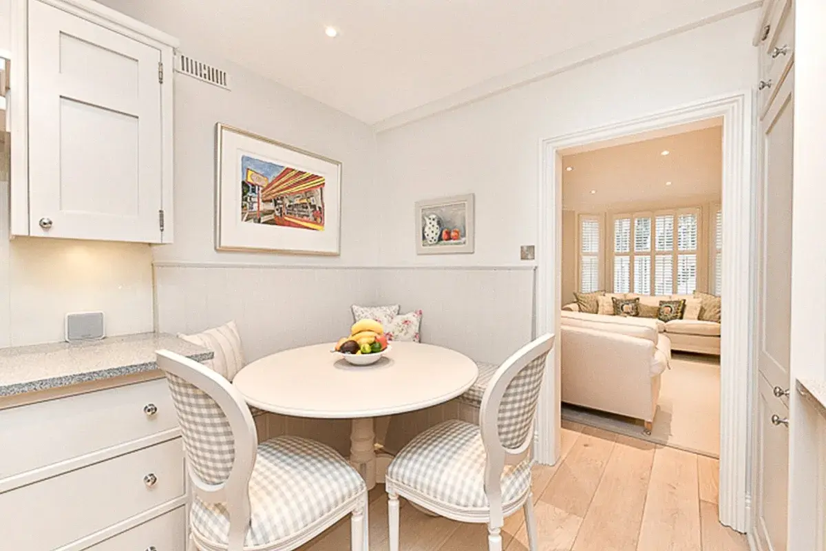 Abingdon Road, holiday apartment in Kensington, London
