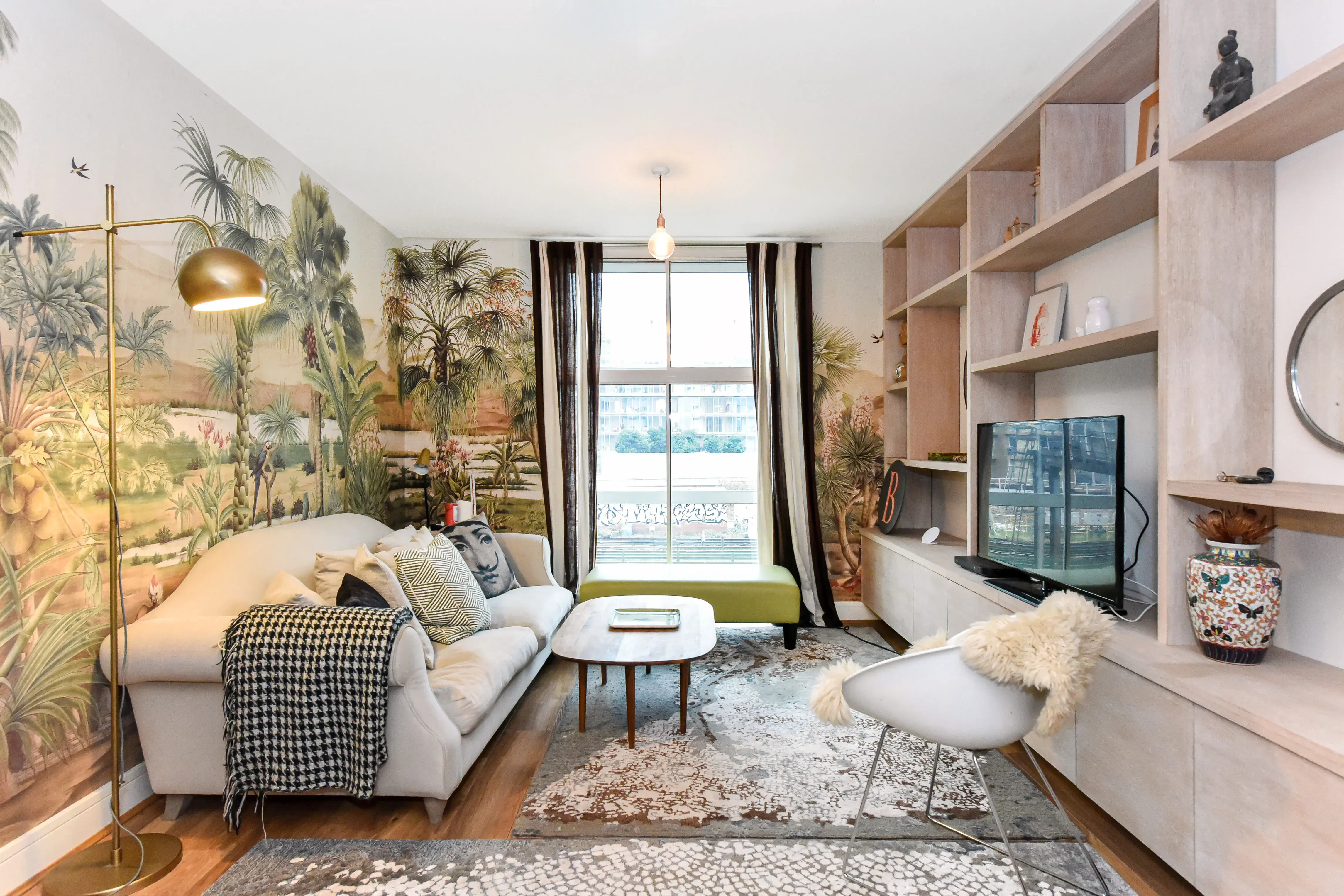 Chelsea Bridge Wharf, holiday apartment in Battersea, London