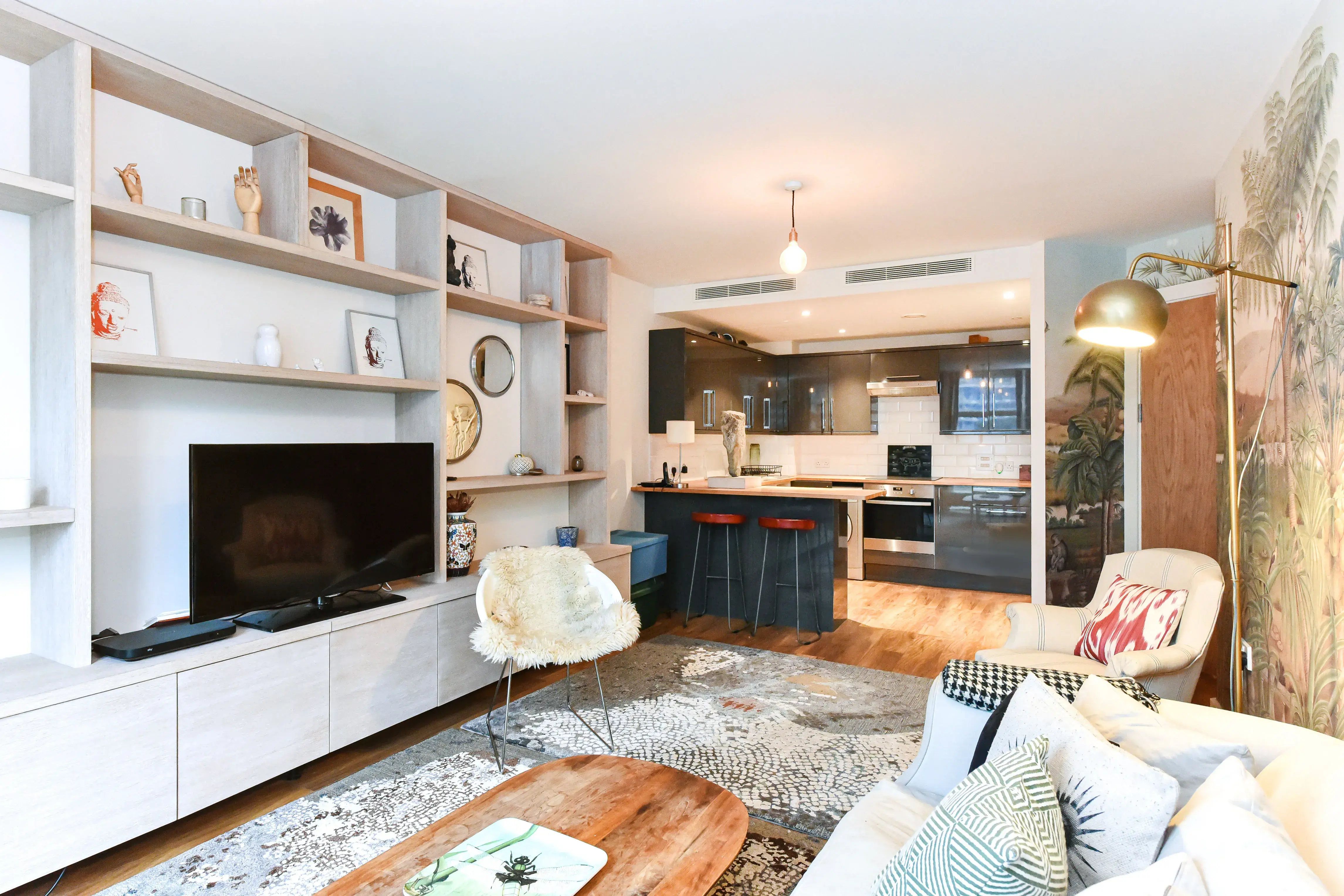 Chelsea Bridge Wharf, holiday apartment in Battersea, London