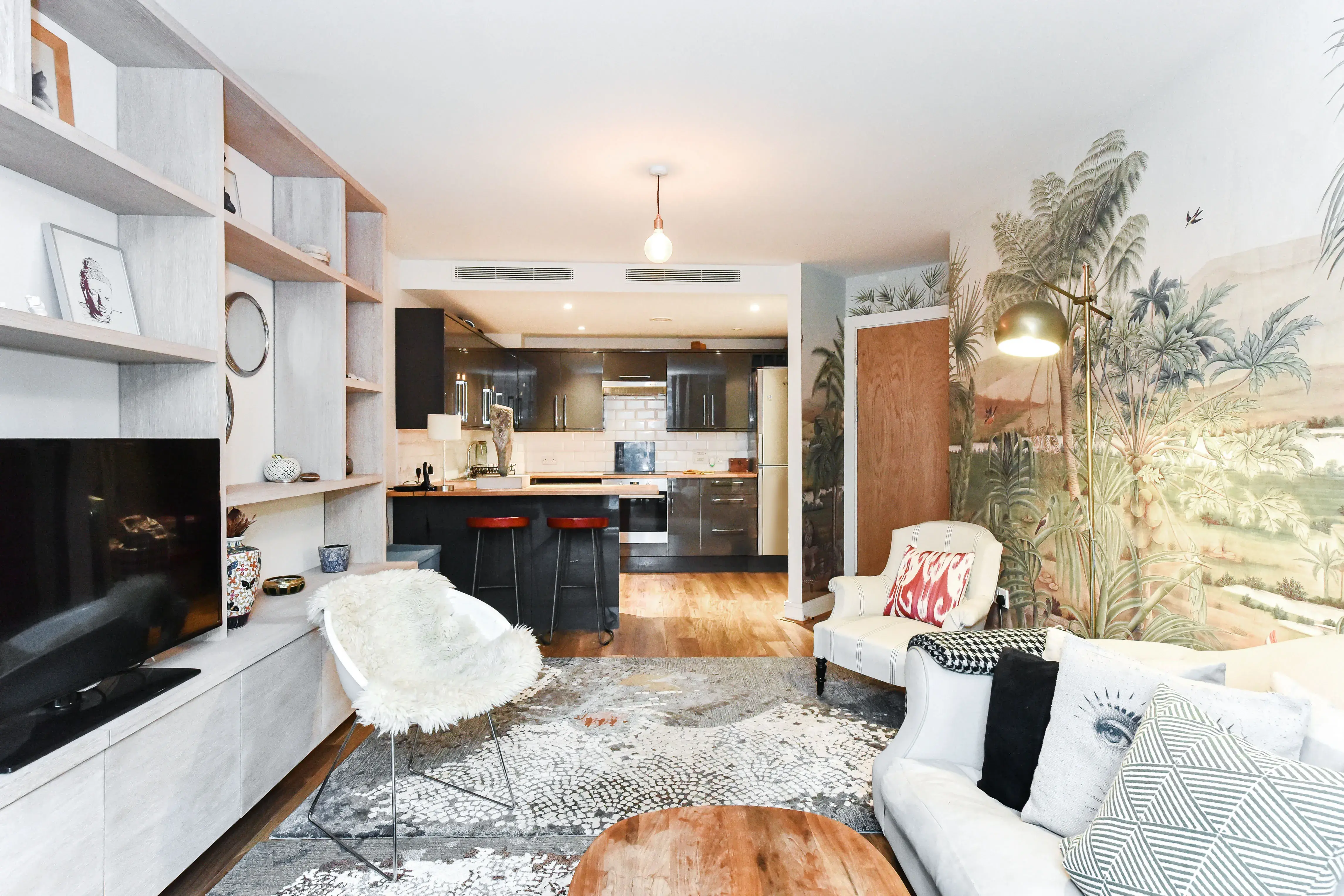 Chelsea Bridge Wharf, holiday apartment in Battersea, London