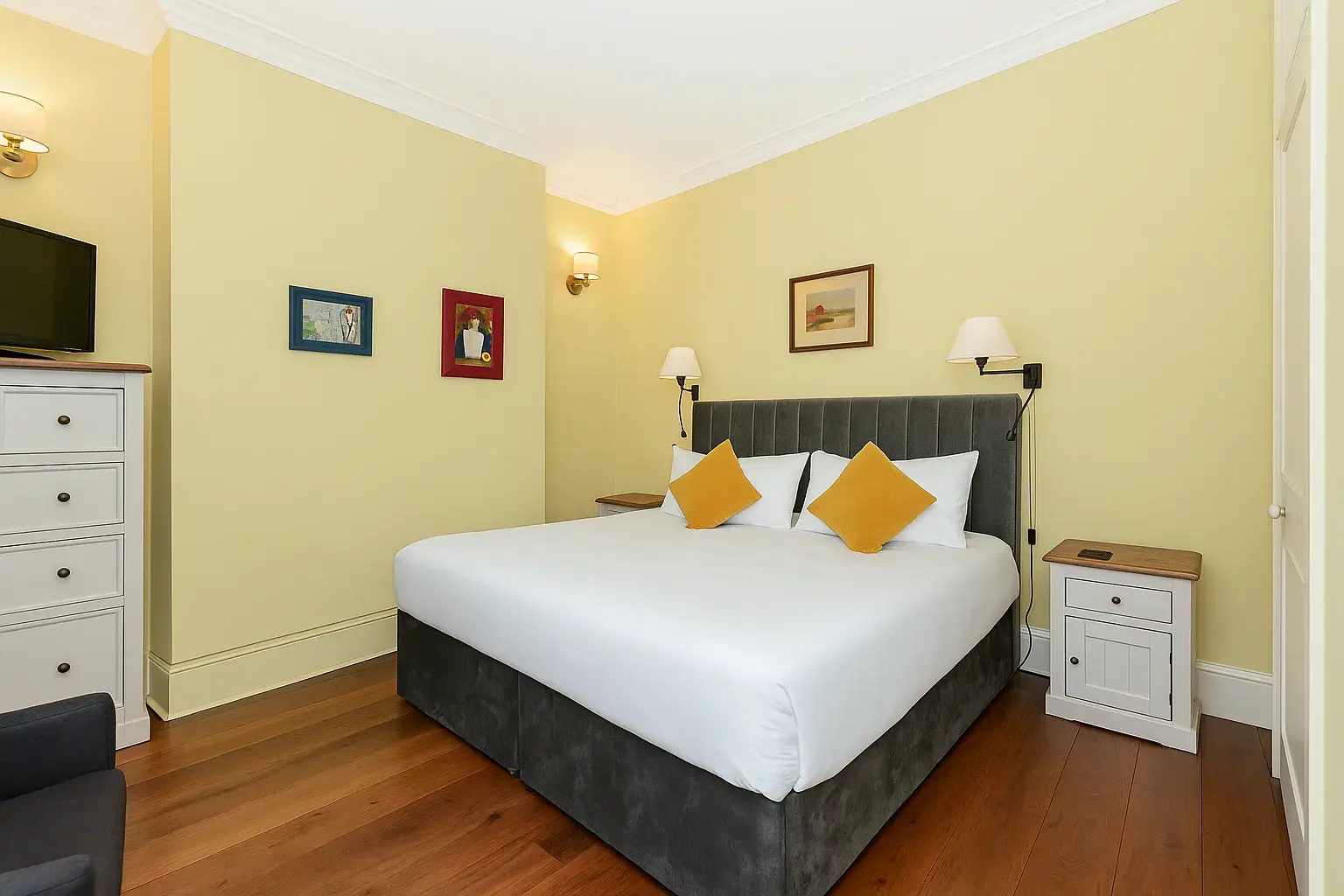 Abingdon Road II, holiday apartment in Kensington, London