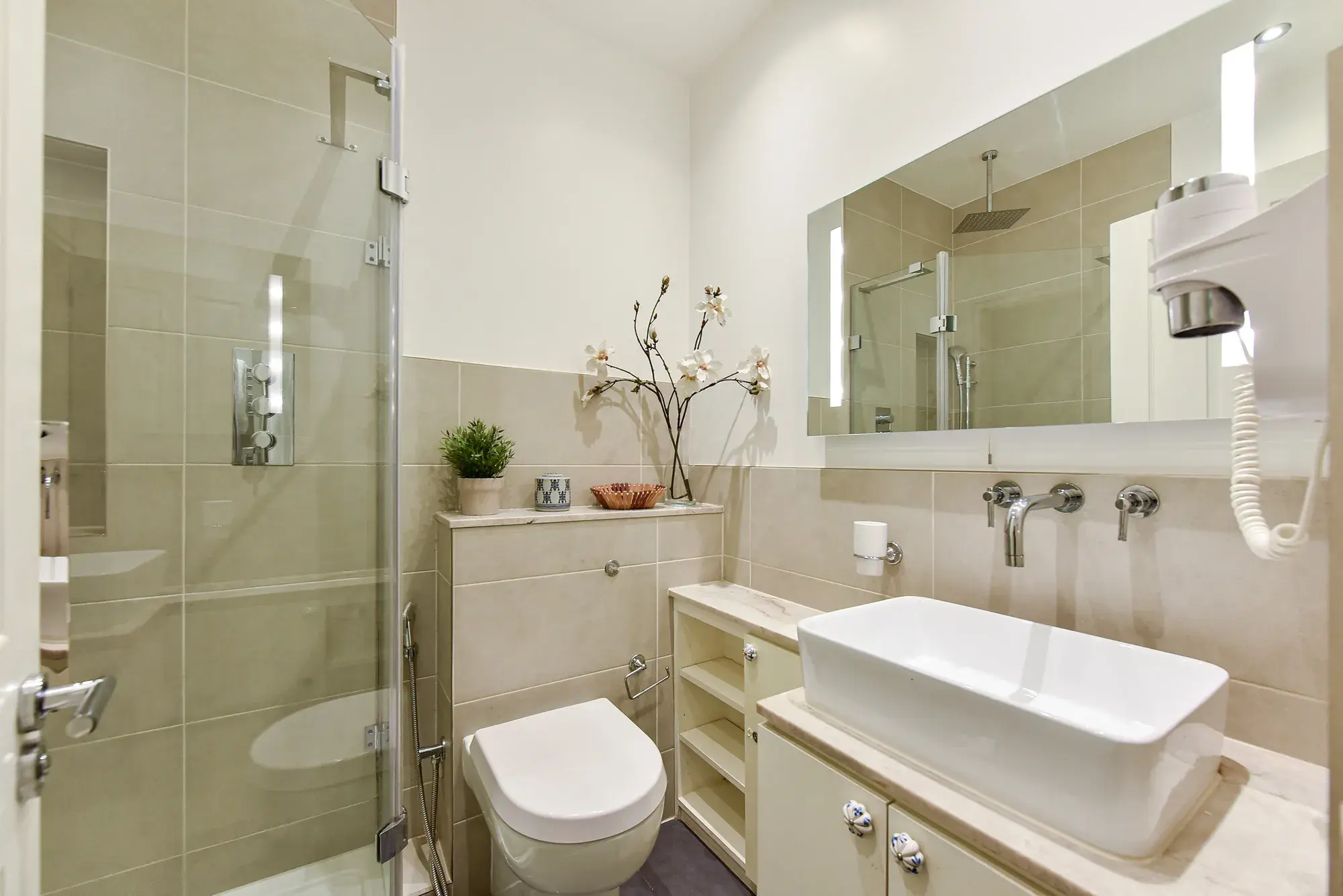 Abingdon Road II, holiday apartment in Kensington, London