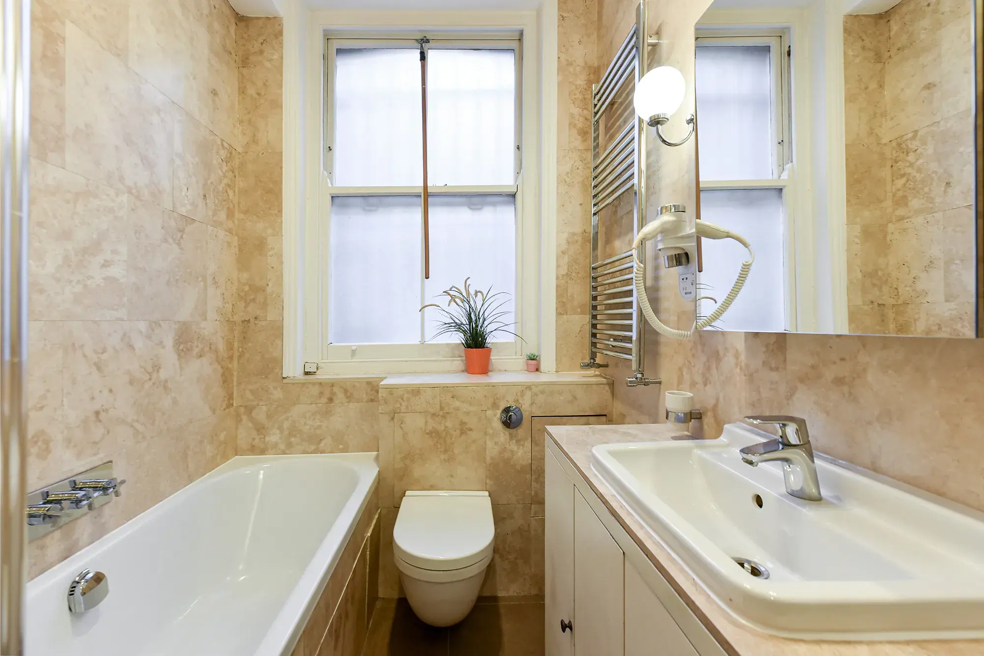 Abingdon Road II, holiday apartment in Kensington, London