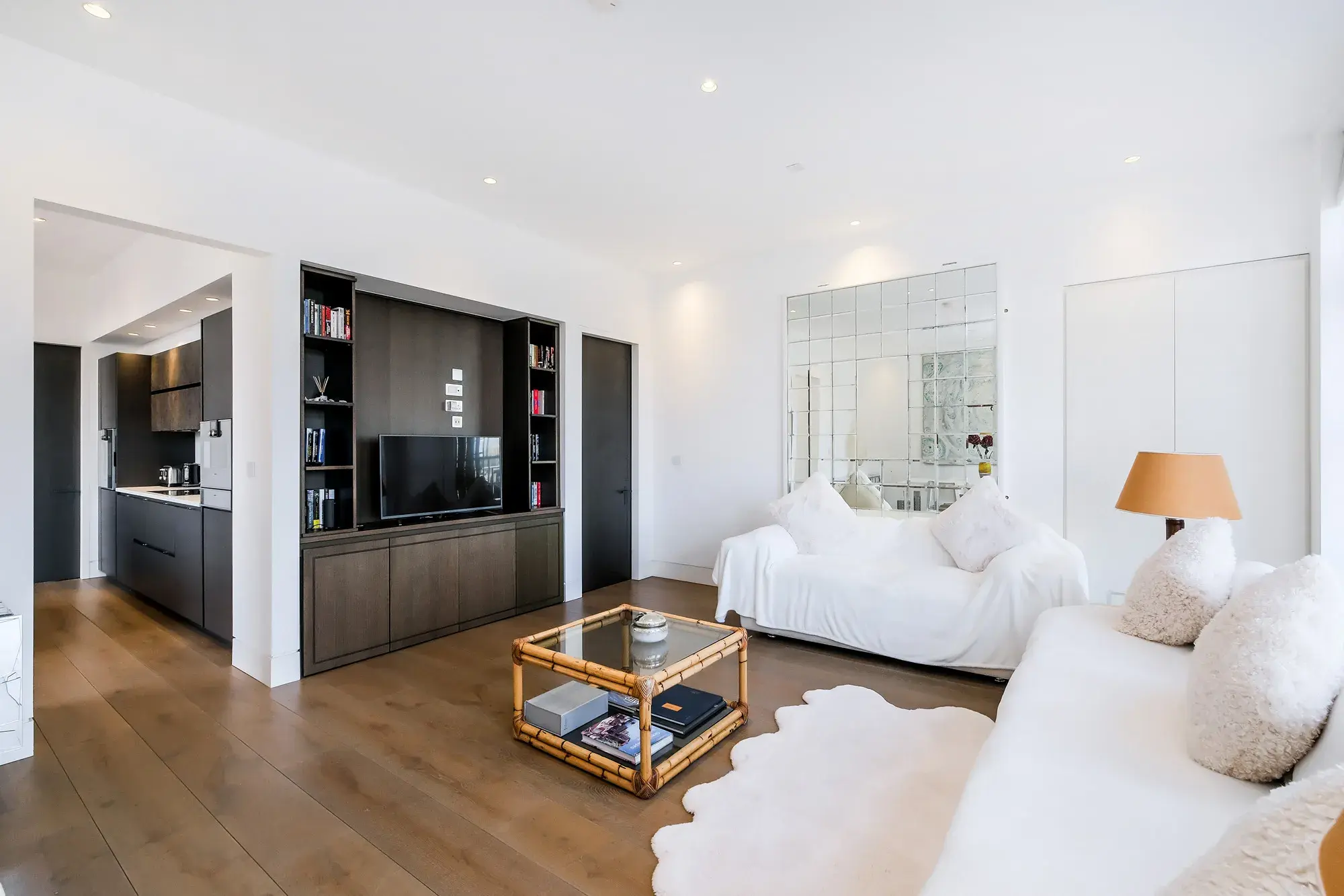 The Lanterns, holiday apartment in Battersea, London