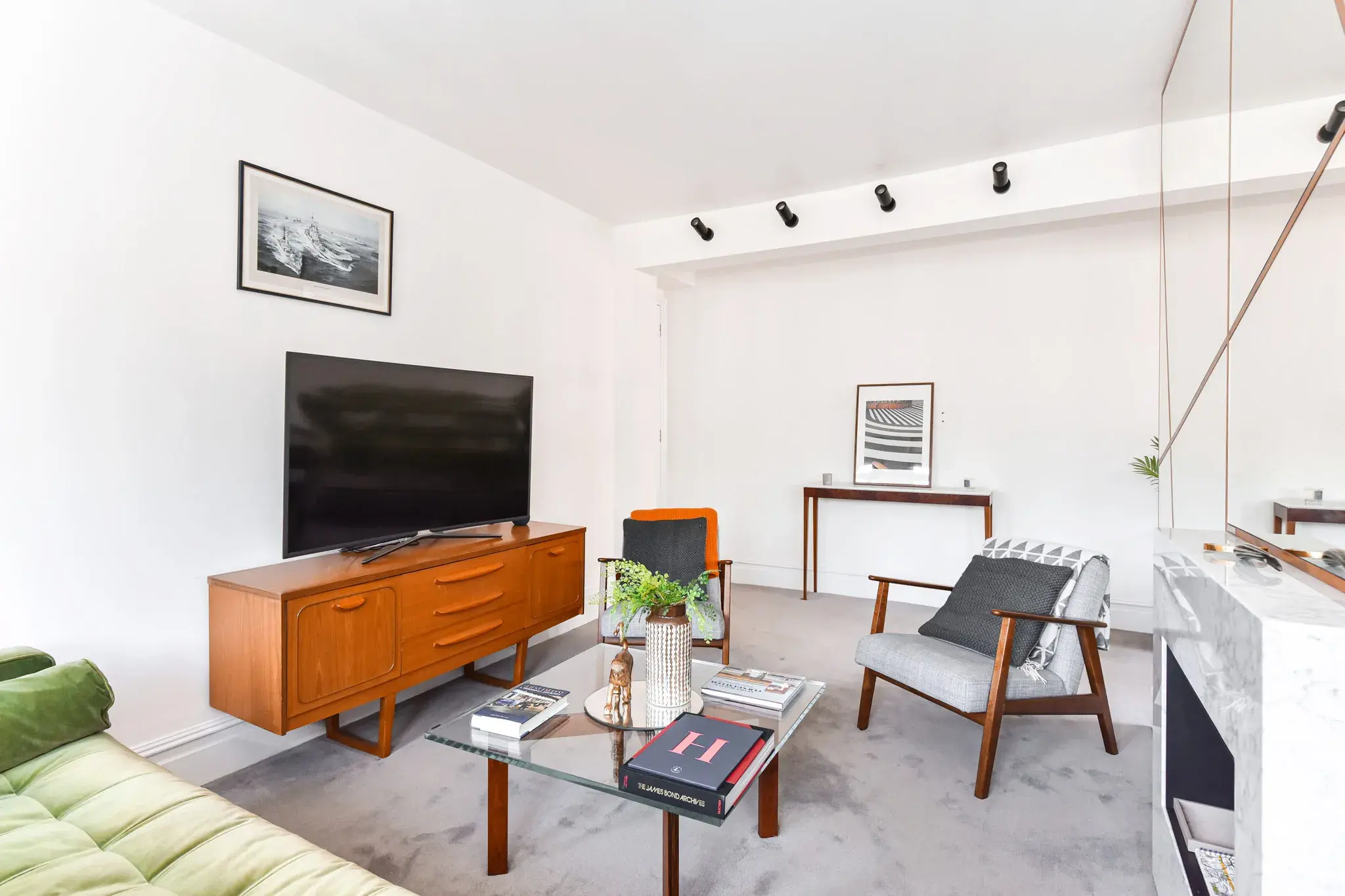 Iverna Court, holiday apartment in Kensington, London