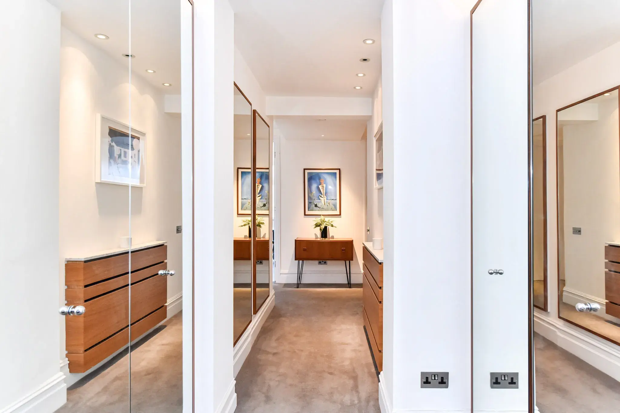 Iverna Court, holiday apartment in Kensington, London