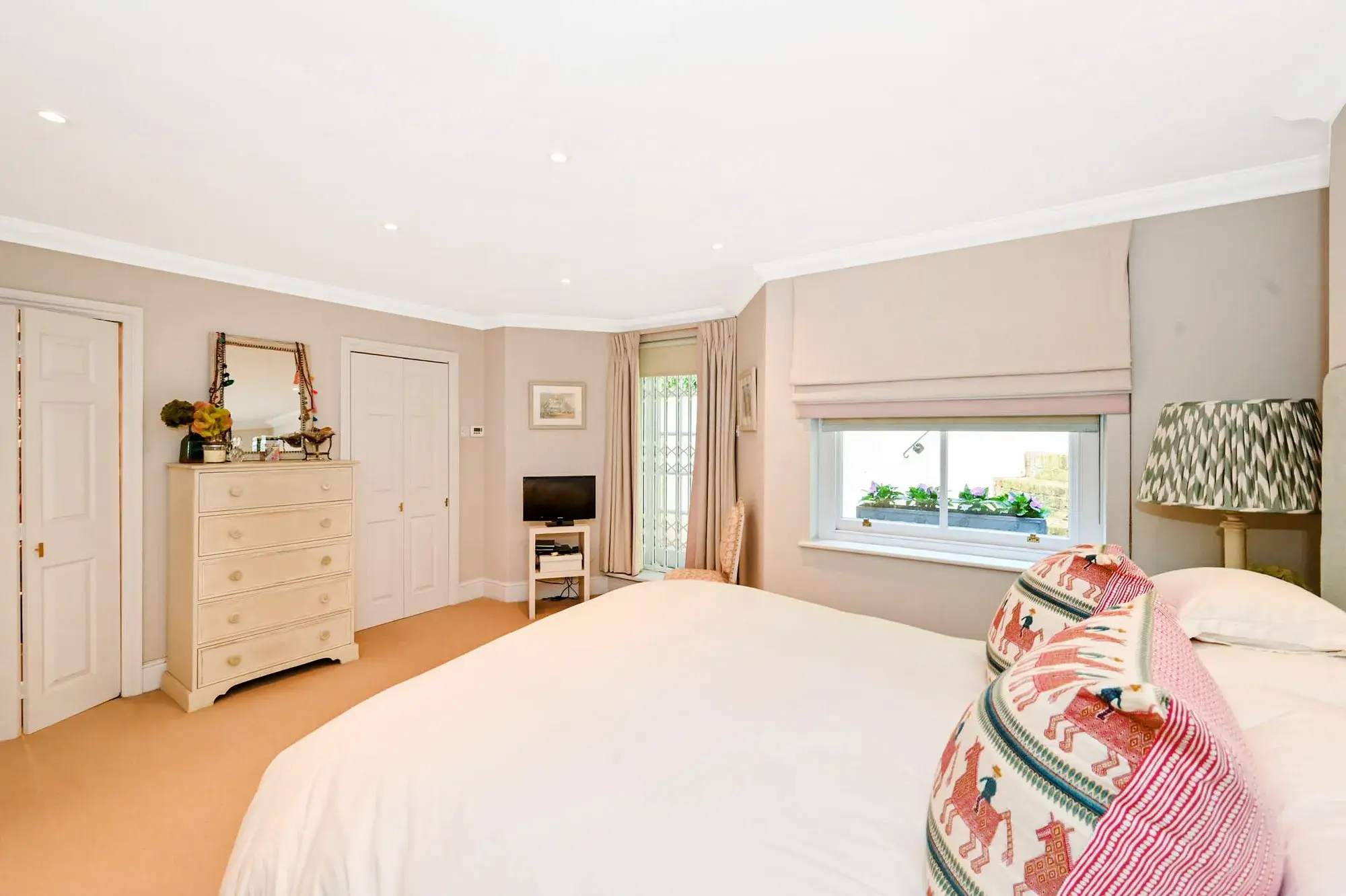 Parkgate Road, holiday apartment in Battersea, London