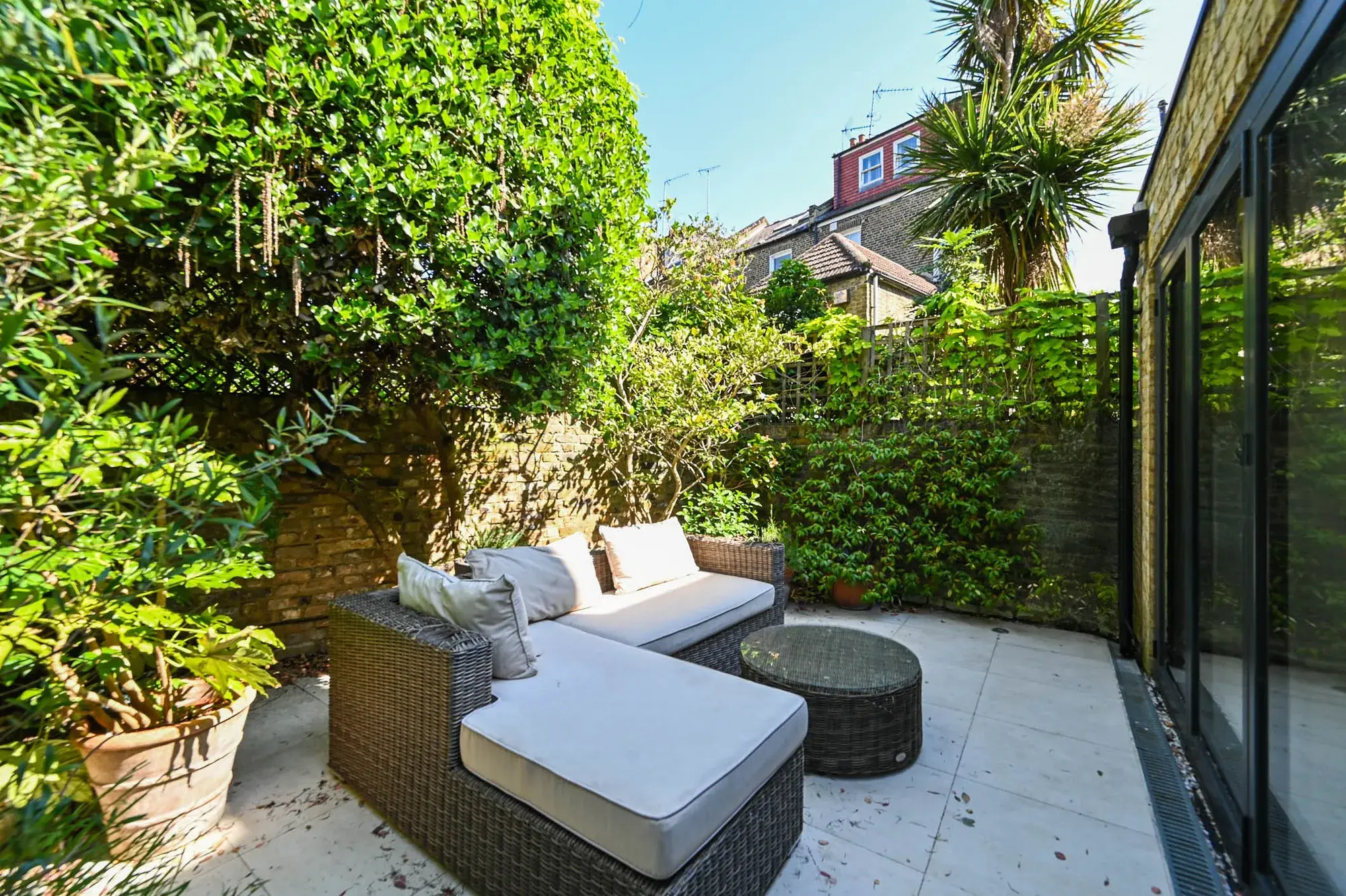 Parkgate Road, holiday apartment in Battersea, London