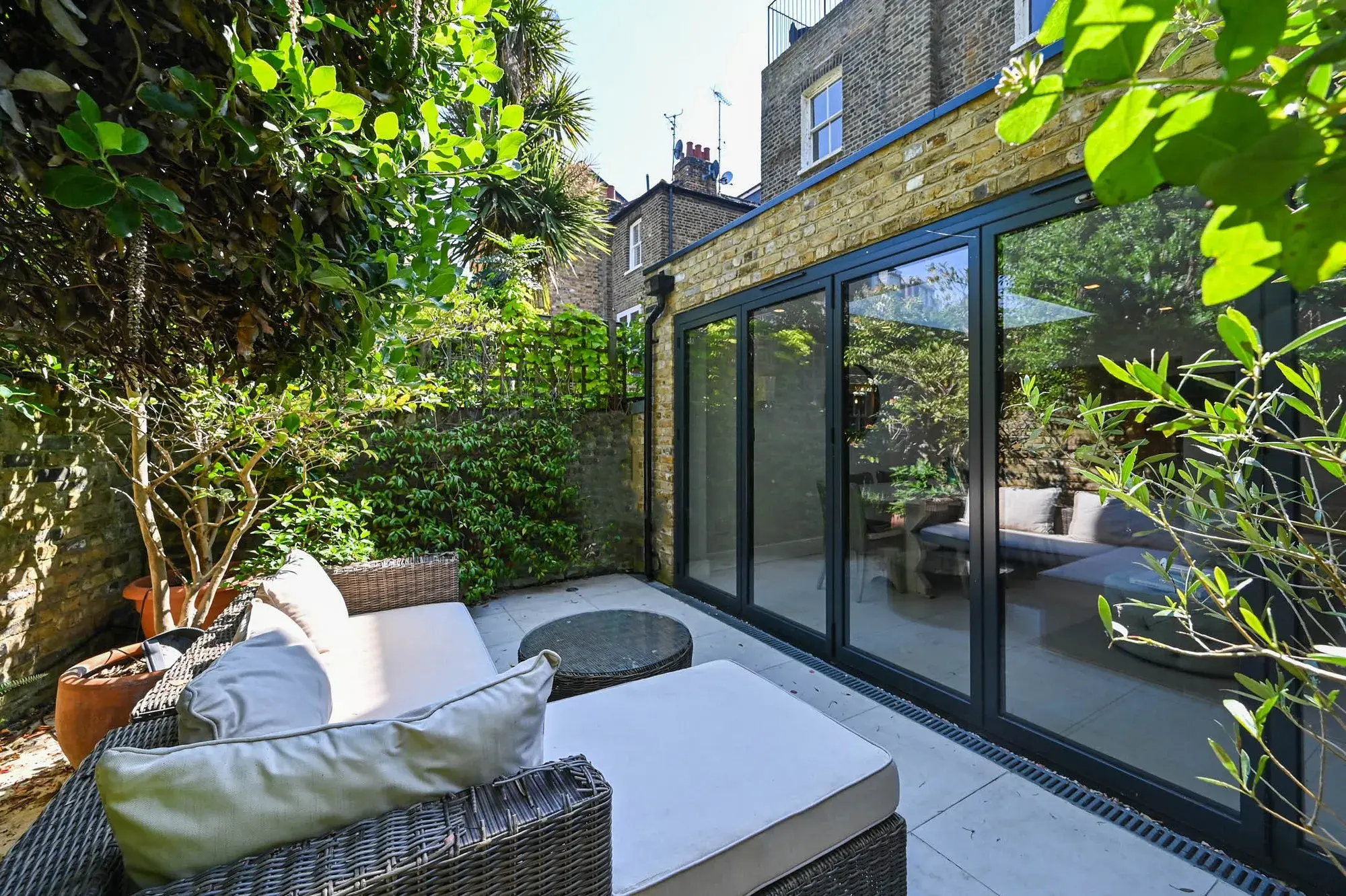 Parkgate Road, holiday apartment in Battersea, London