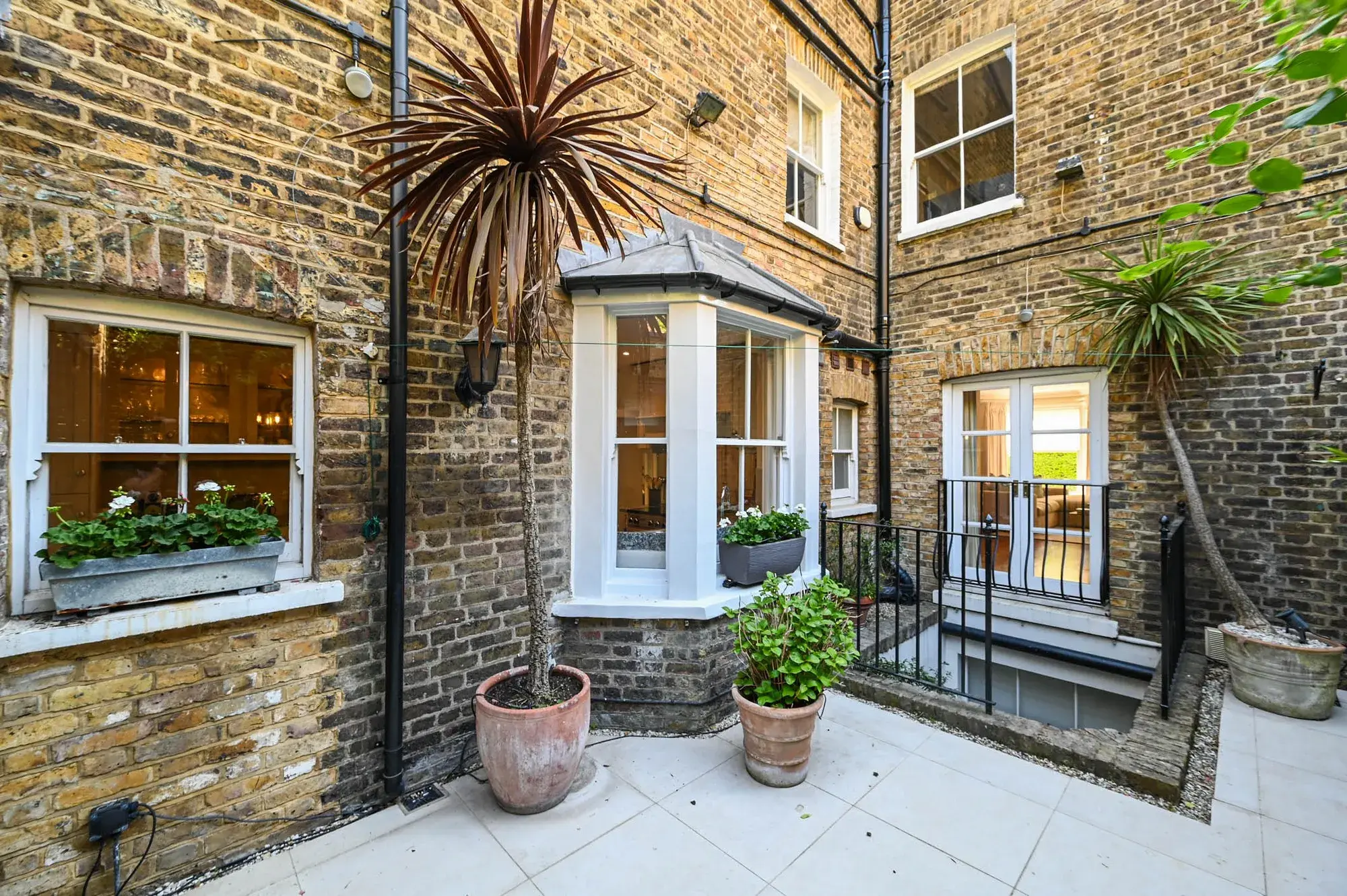 Parkgate Road, holiday apartment in Battersea, London