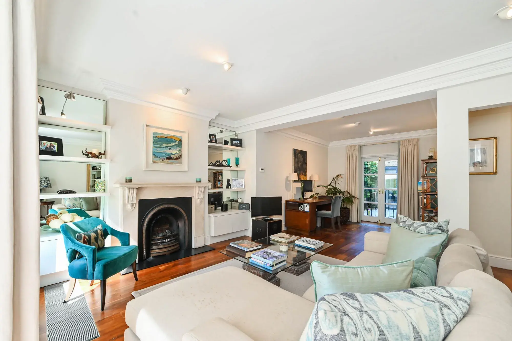 Parkgate Road, holiday apartment in Battersea, London