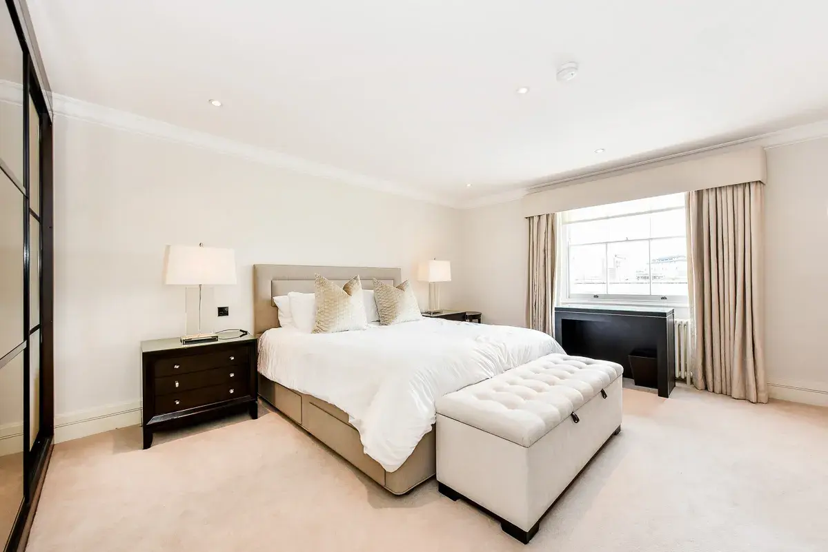 Lowndes Square, holiday apartment in Knightsbridge, London