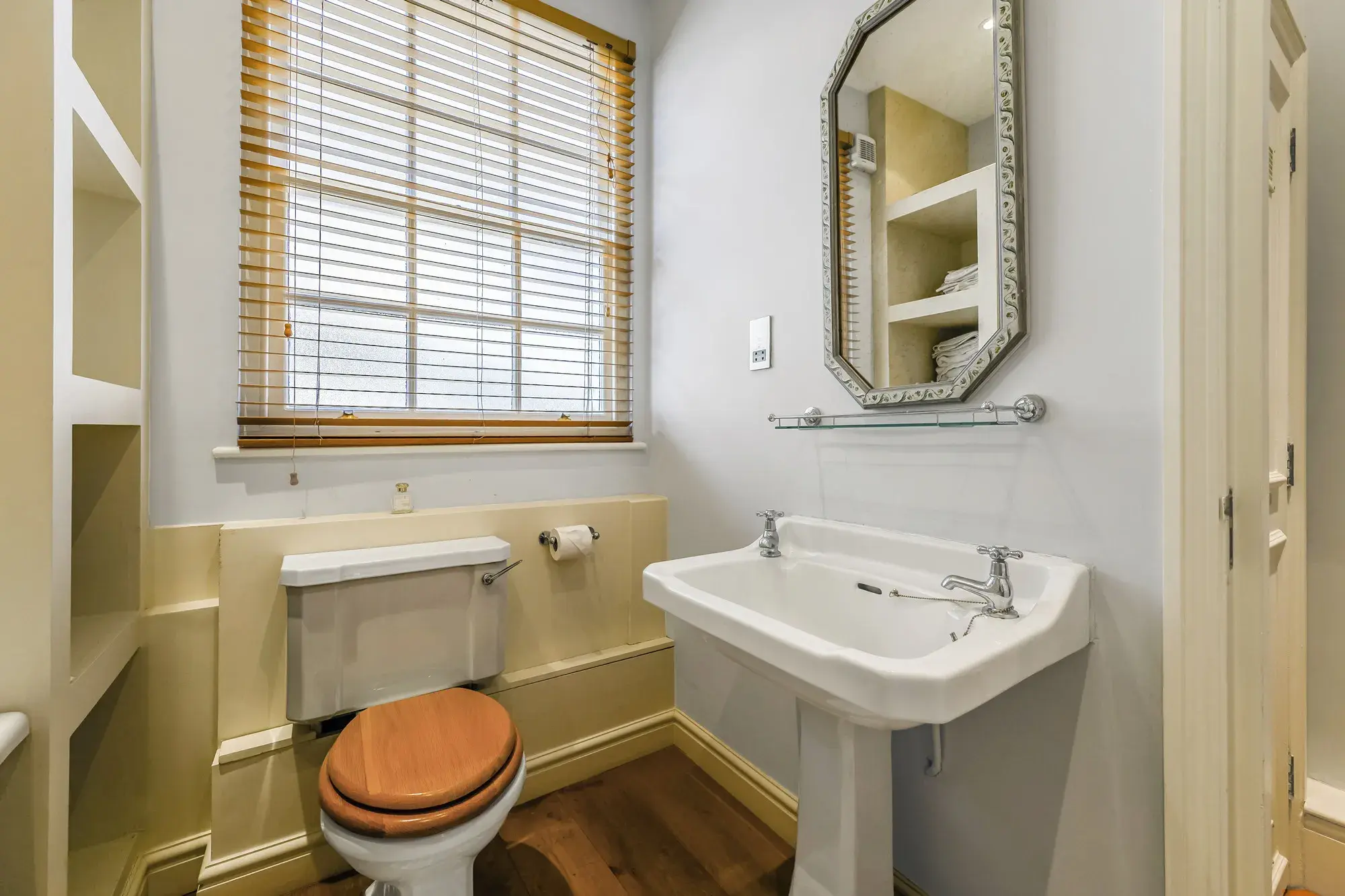 Westmoreland Terrace, holiday apartment in Pimlico, London