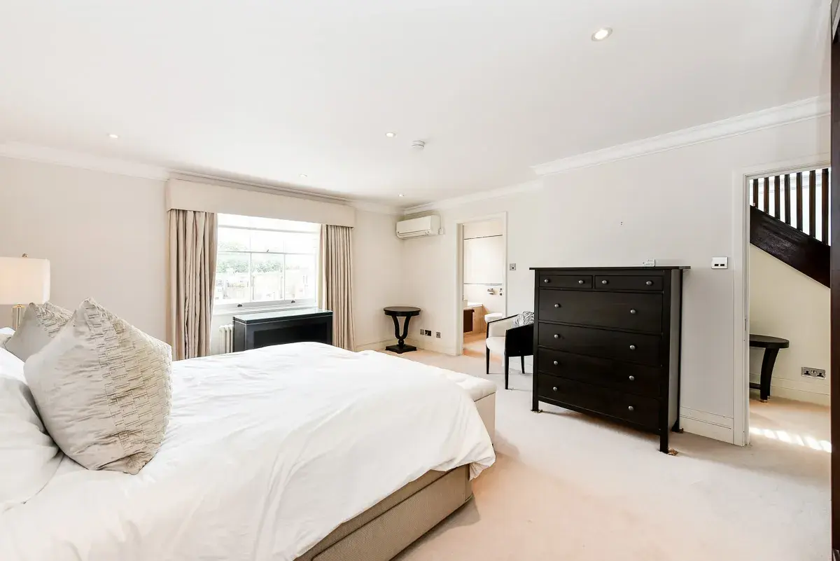 Lowndes Square, holiday apartment in Knightsbridge, London
