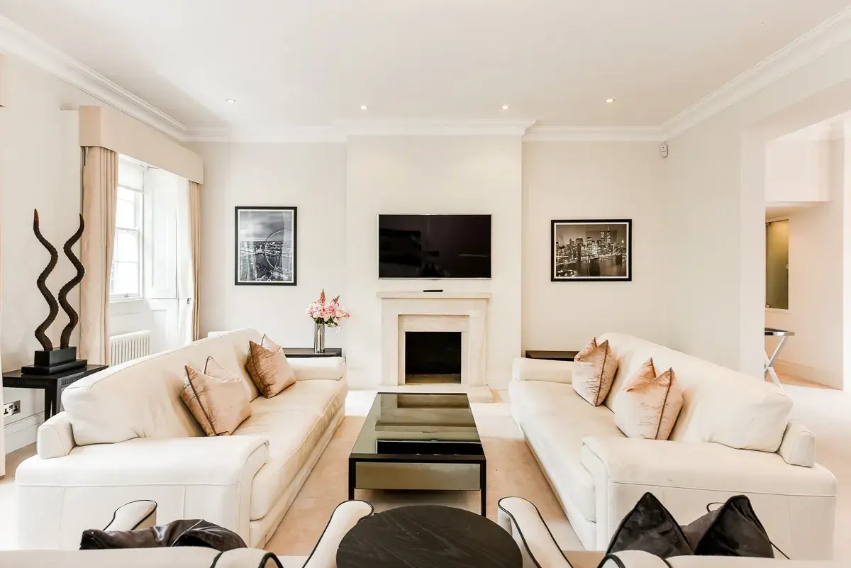 Lowndes Square, holiday apartment in Knightsbridge, London