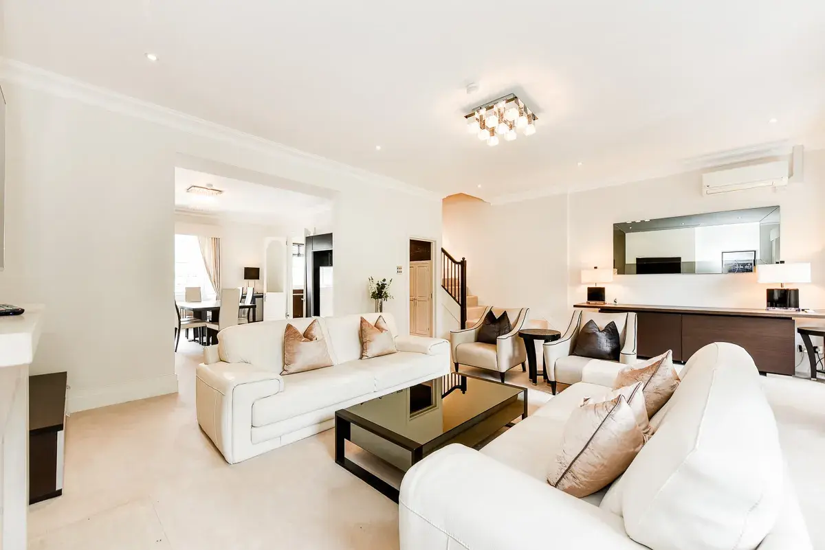 Lowndes Square, holiday apartment in Knightsbridge, London