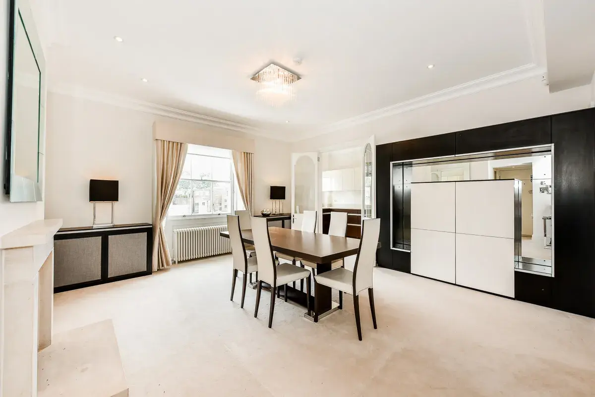 Lowndes Square, holiday apartment in Knightsbridge, London