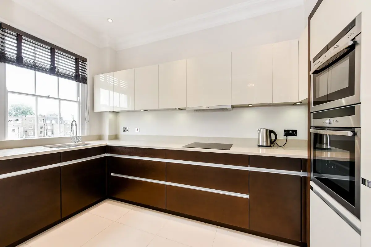 Lowndes Square, holiday apartment in Knightsbridge, London