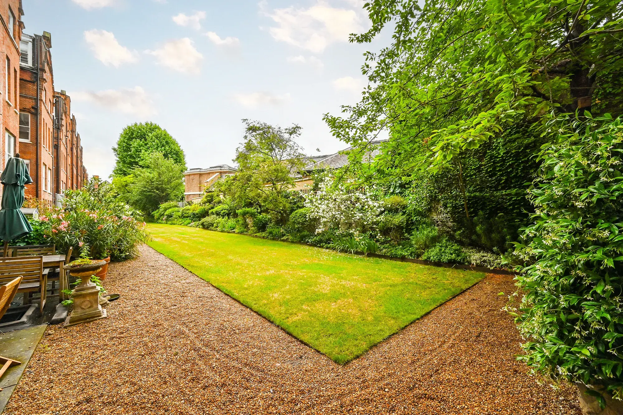 Lower Sloane Street, holiday apartment in Chelsea, London