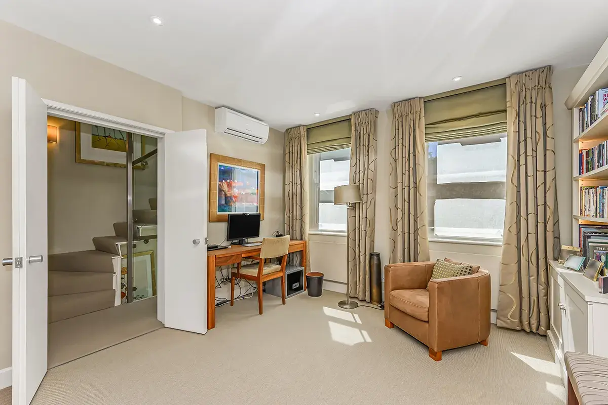 Campden Hill Gardens II, holiday home in Kensington, London