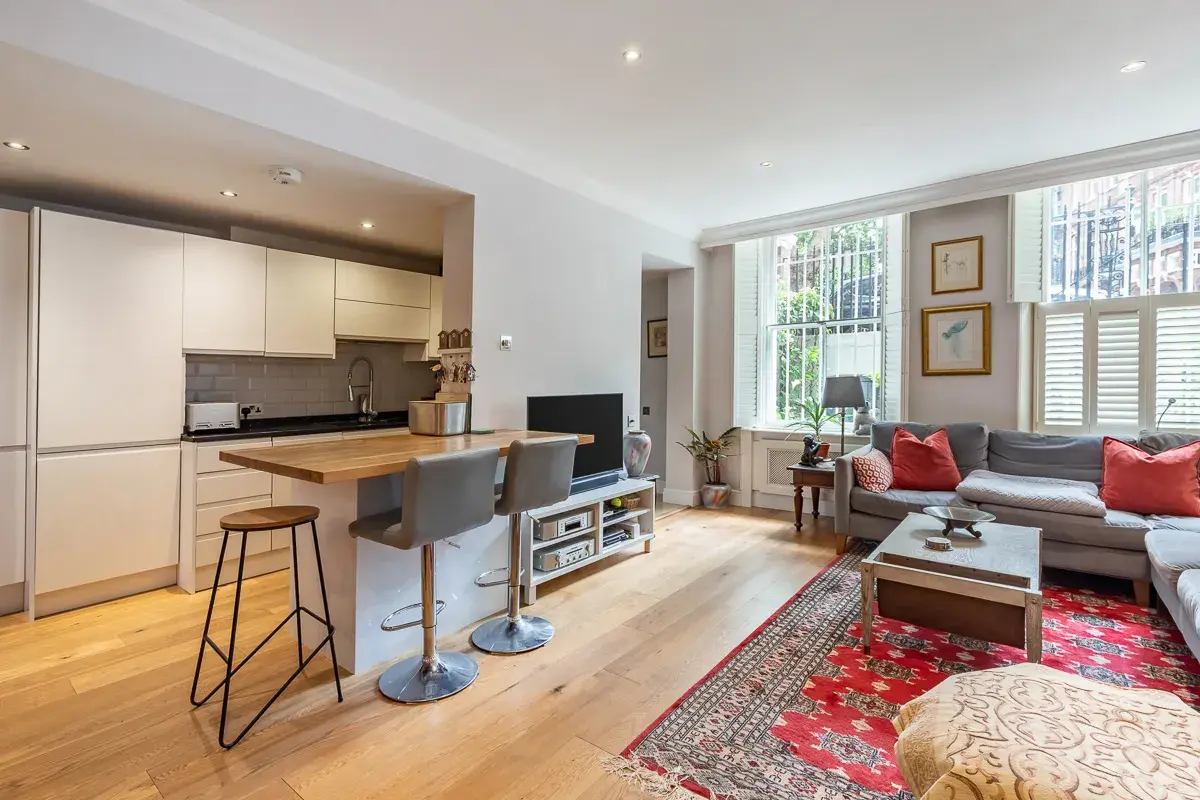 Nevern Square, holiday apartment in Earls Court, London