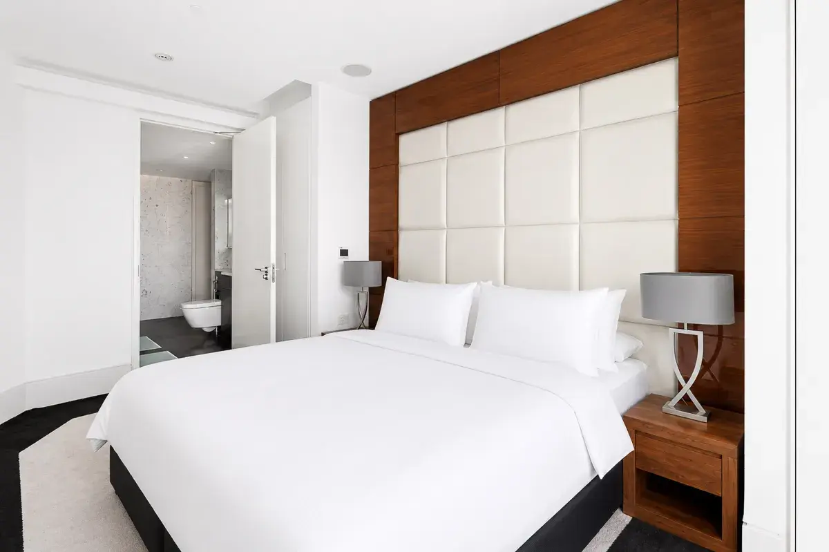 St George Wharf , holiday apartment in Area, London