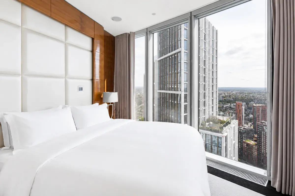 St George Wharf , holiday apartment in Area, London