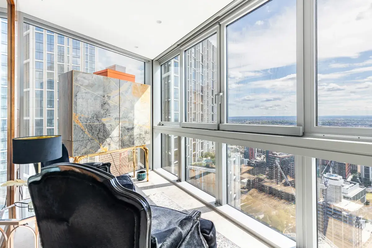 St George Wharf , holiday apartment in Area, London
