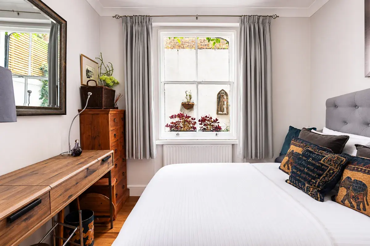 Nevern Square, holiday apartment in Earls Court, London