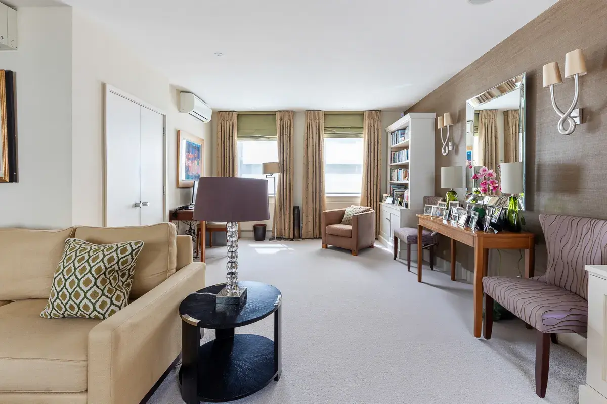 Campden Hill Gardens II, holiday home in Notting Hill, London