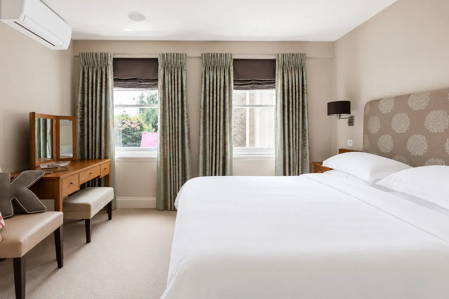 Campden Hill Gardens II, holiday home in Notting Hill, London