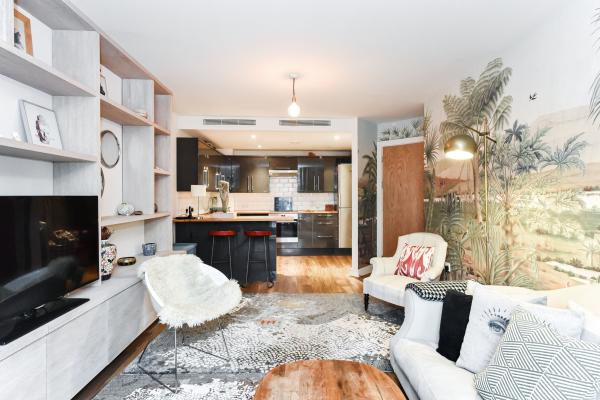 Chelsea Bridge Wharf, holiday apartment in Battersea, London