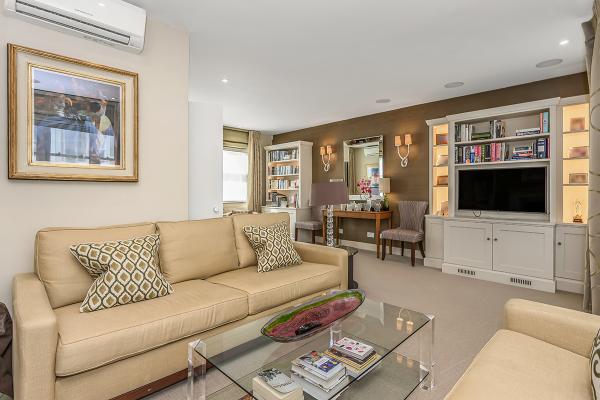 Campden Hill Gardens II, holiday home in Kensington, London