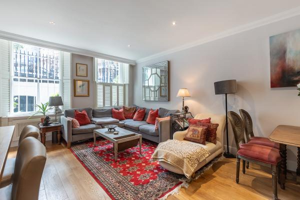 Nevern Square, holiday apartment in Earls Court, London