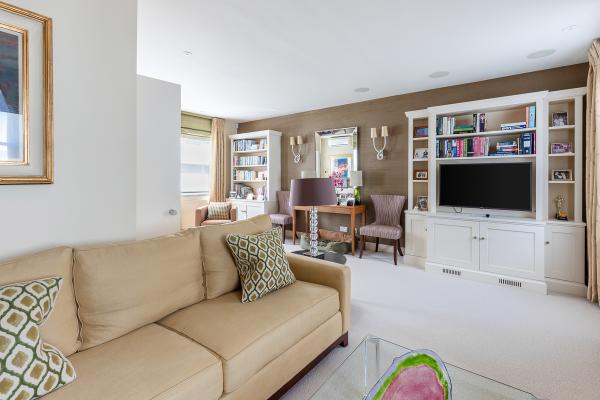 Campden Hill Gardens II, holiday home in Kensington, London