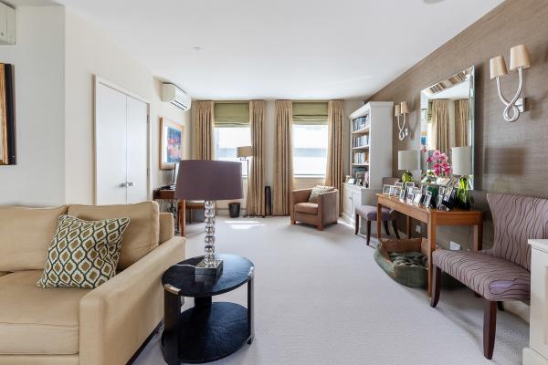 Campden Hill Gardens II, holiday home in Kensington, London